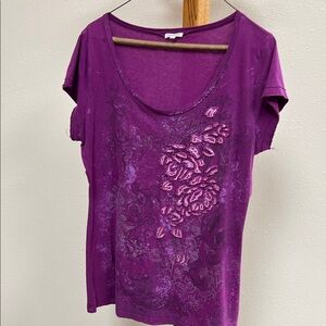 Maurices Purple Short Sleeve Tee with Floral Design